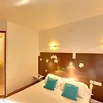 The Originals Access, Est Hotel