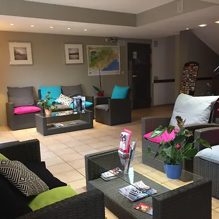 The Originals Access, Est