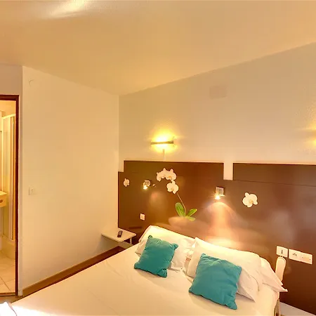 The Originals Access, Est Hotel