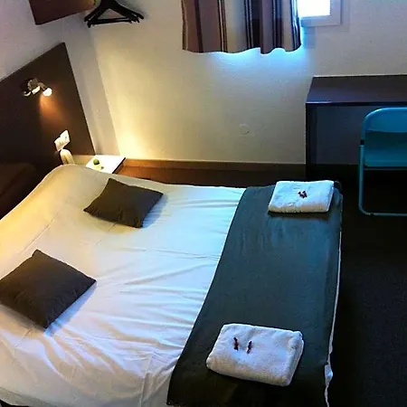 The Originals Access, Est Hotel