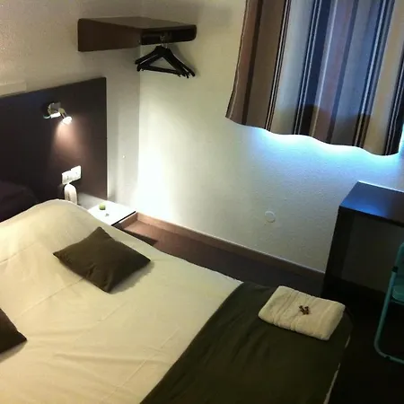 The Originals Access, Est