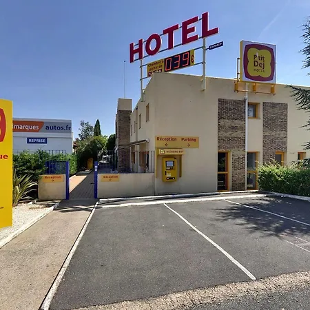 Hotel The Originals Access, Est