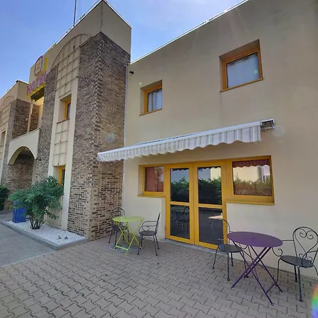 Отель The Originals Access, Beziers Est Безье