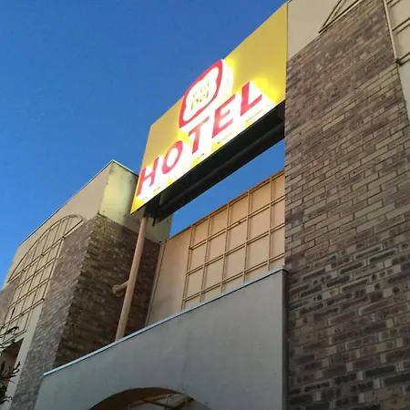 The Originals Access, Est Hotell 2*