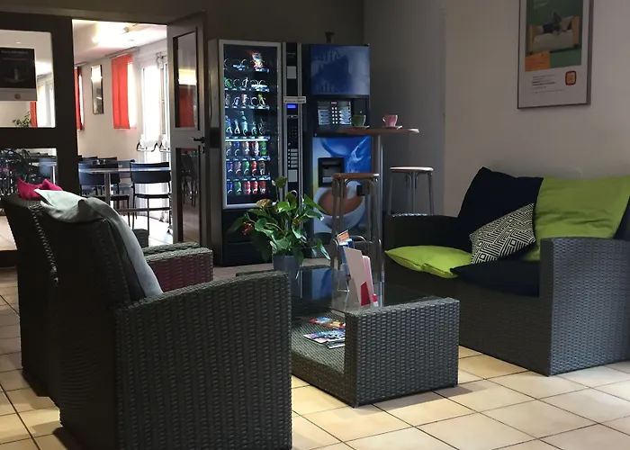 The Originals Access, Est Hotell 2*
