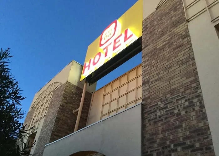 The Originals Access, Est Hotell 2*